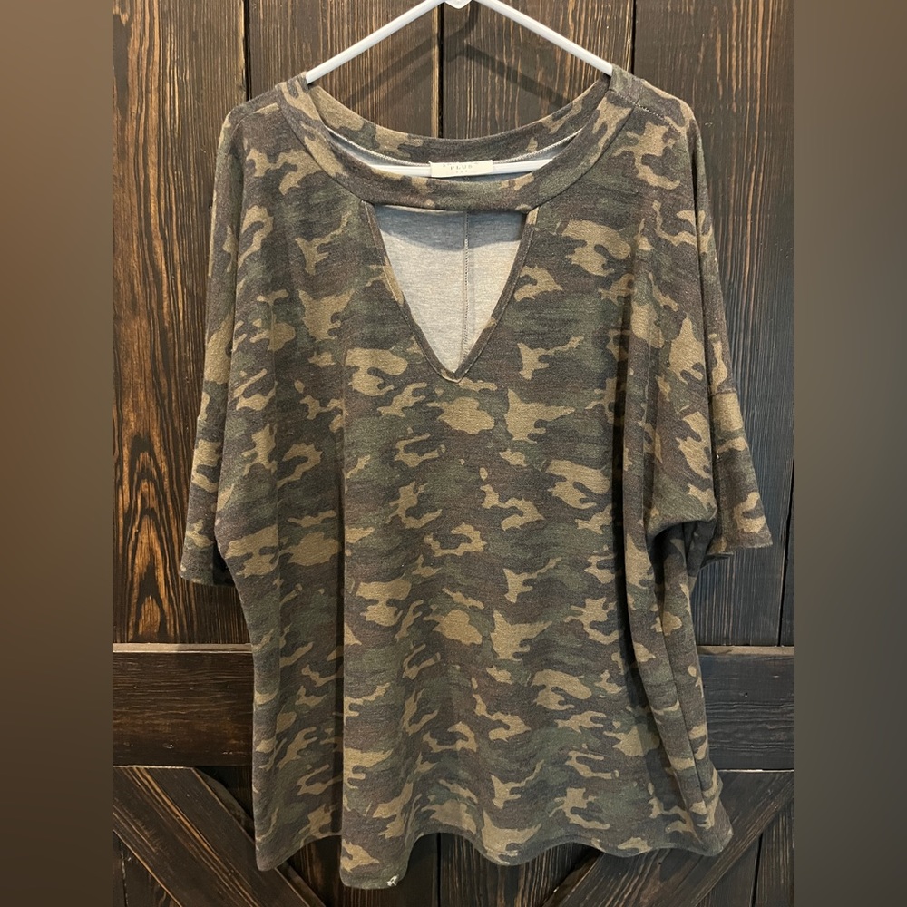 EUC XXL Janette Plus Camo Top